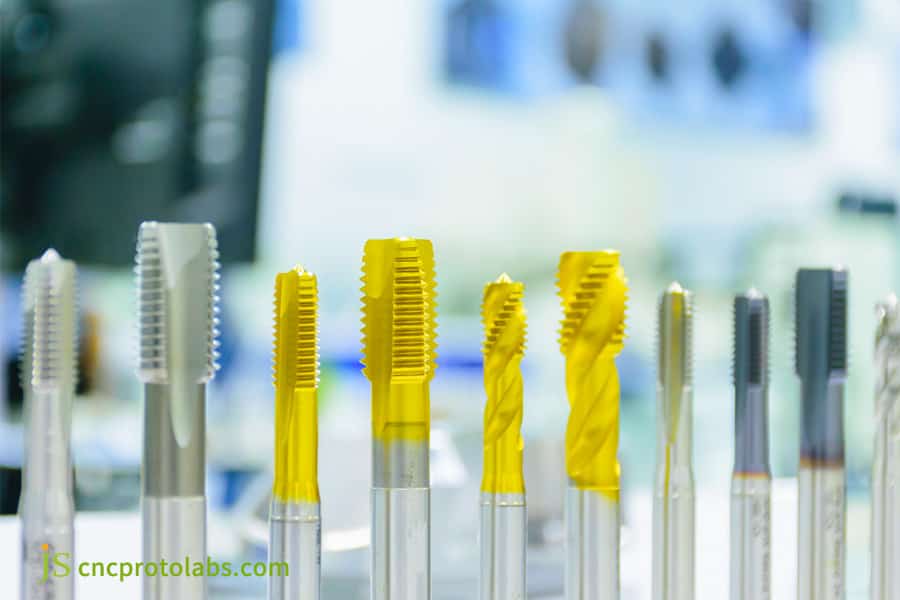 CNCフライス加工と旋削加工の違い