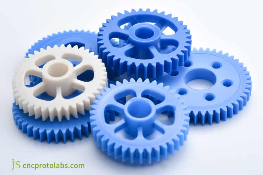 Lightweight design with plastic gear