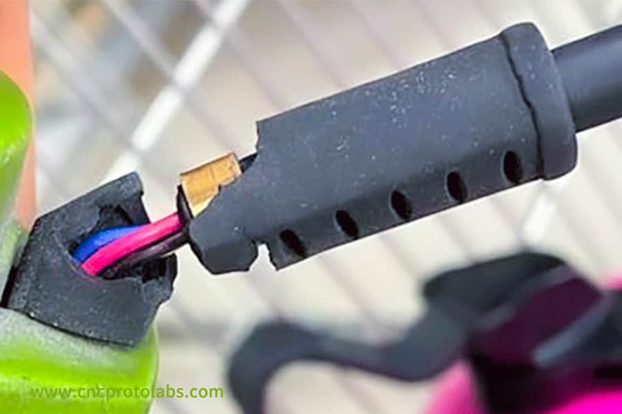 オーバーモールドケーブル設計の失敗