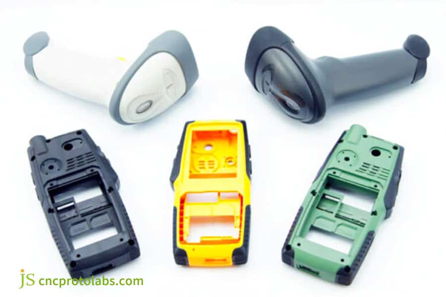 Surmoulage à basse température​ d'un assemblage PCB. 