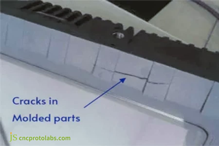 Crack defect in an injection molded part