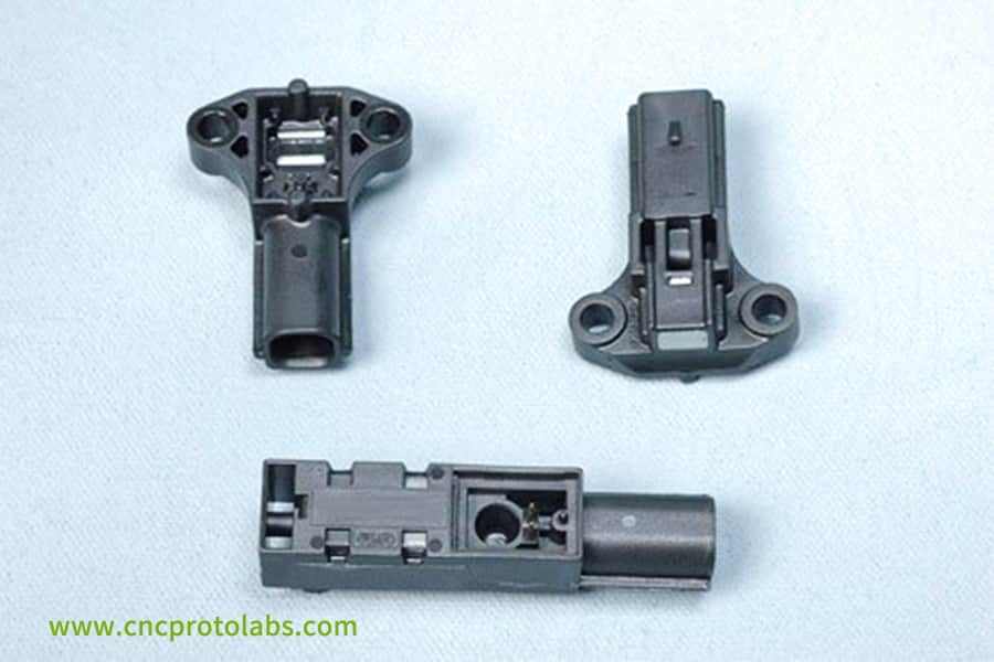 インサート射出成形による薄肉部品の作成