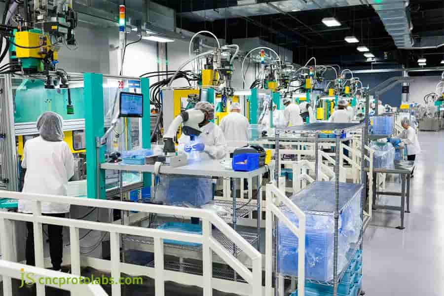 Cleanroom assembly for medical overmolding