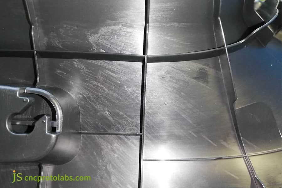 PC injection molding causes silver streaks