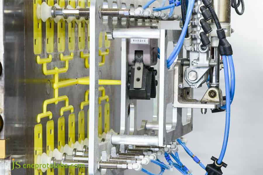 قالب معدني لصنع أجزاء الروبوت الدقيقة