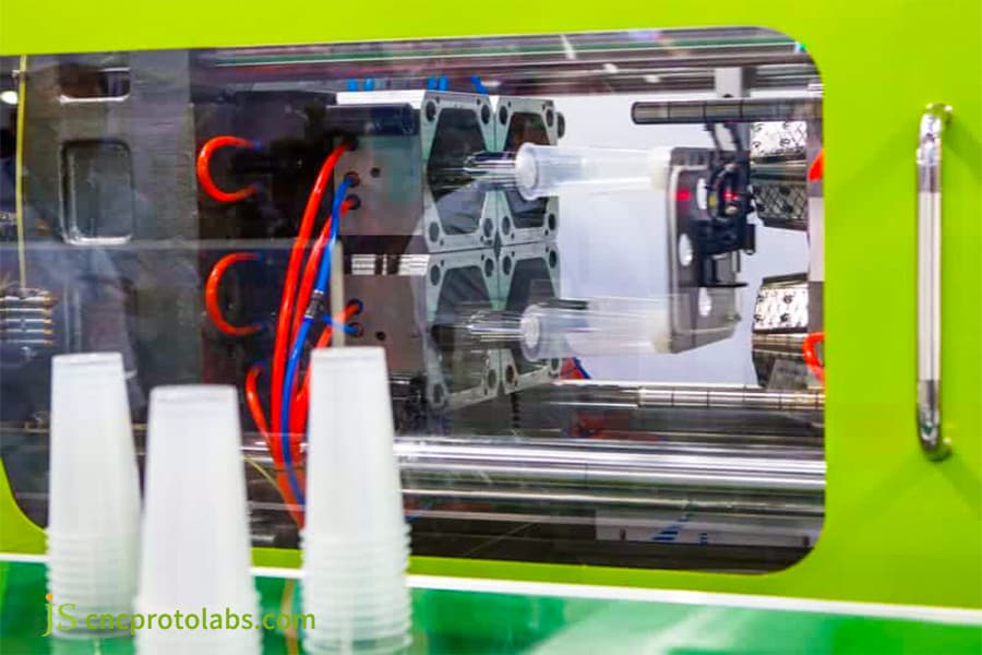 Precision injection moulding​ of plastic cups