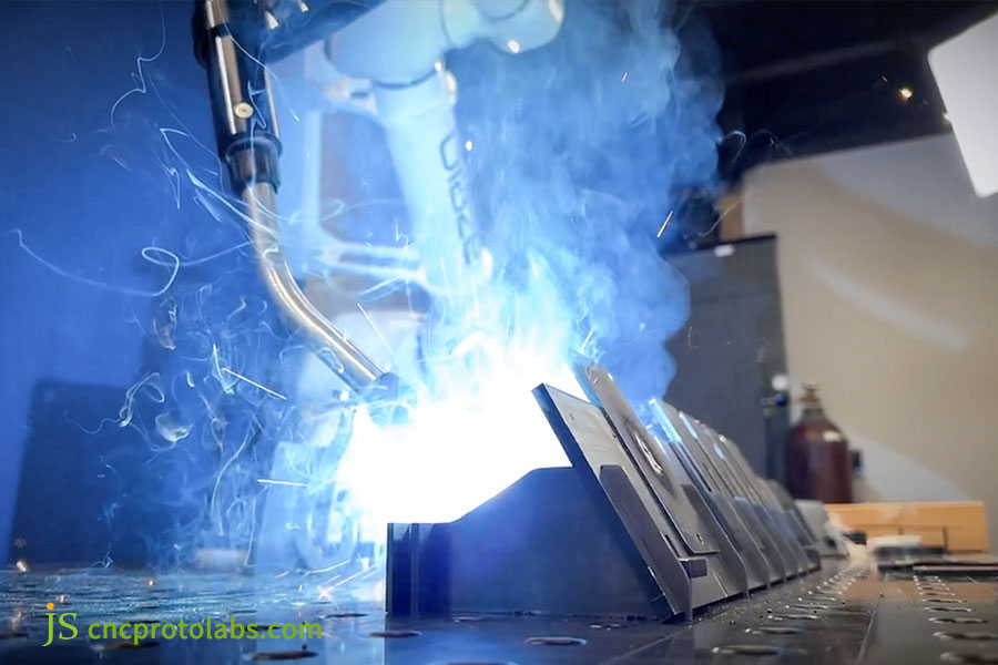 pièce métallique robotique de service de soudage de précision