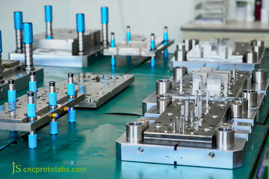 Stamping tooling types progressive dies