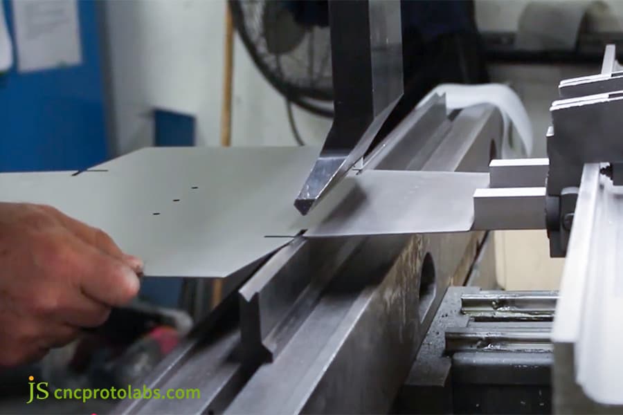 Thin gauge bending with grain direction